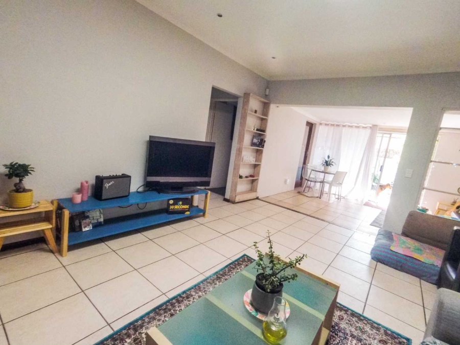 To Let 4 Bedroom Property for Rent in Rondebosch Park Estate Western Cape